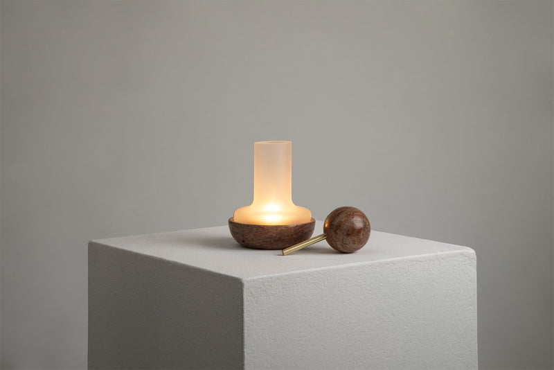 RED MARBLE "QUINQUÉ" CANDLE LIGHT - THE WILD SHOWCASE